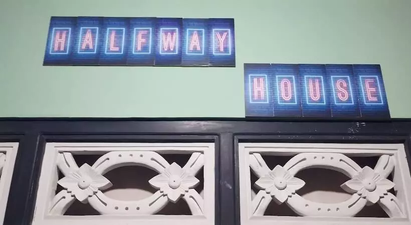 Aamiaismajoitus (B&B) Halfway House