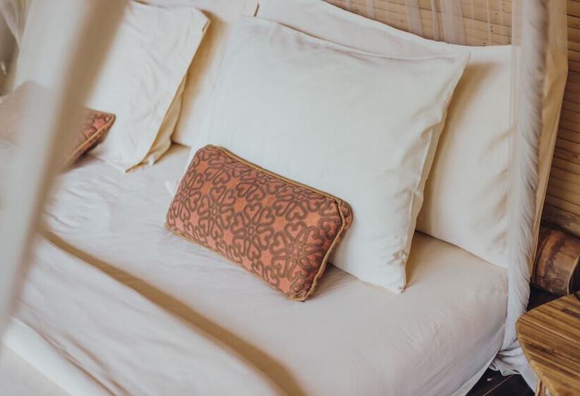 Bed and Breakfast Hideout Eco Bamboo House Bali