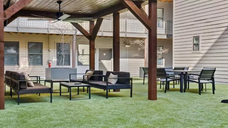 Cozysuites Music Row