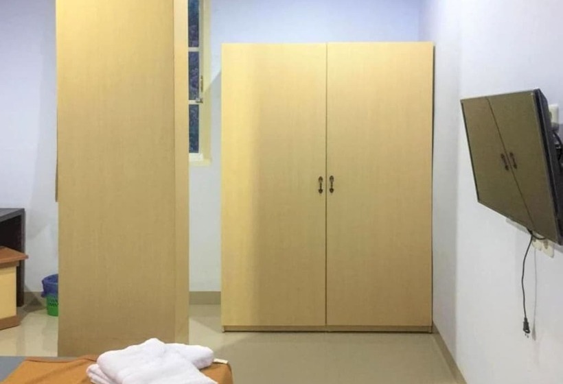 Отель Bnb Homestay By Oyo