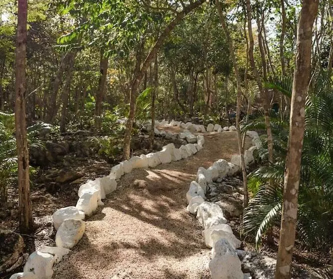 Hotelli Boutique Cenote Secreto Maya