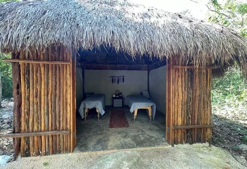 Hotelli Boutique Cenote Secreto Maya
