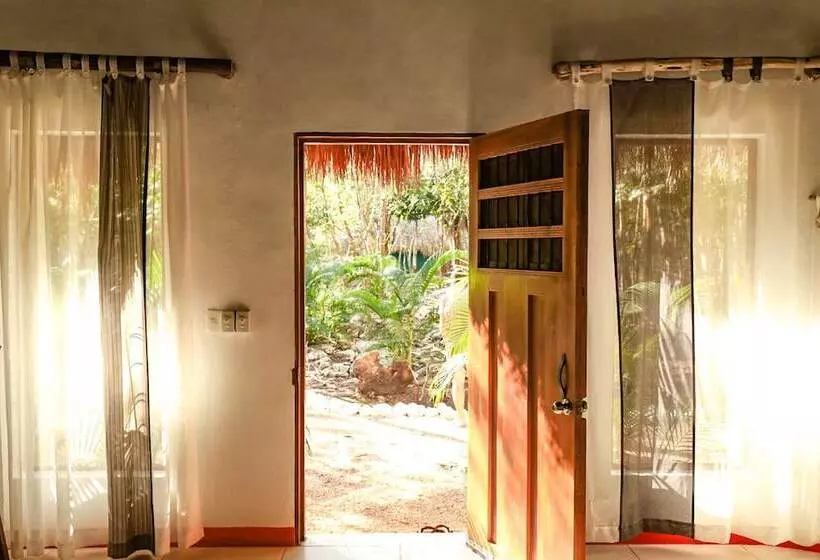 Hotelli Boutique Cenote Secreto Maya