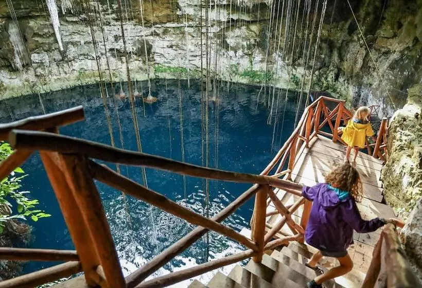 Hotelli Boutique Cenote Secreto Maya