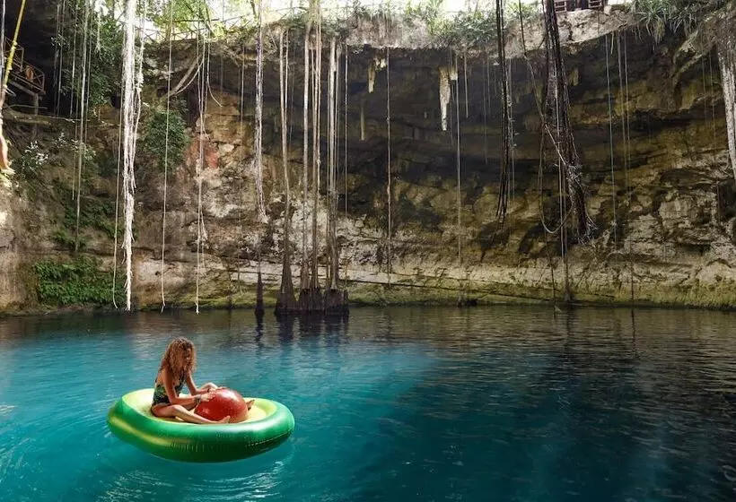 Hotelli Boutique Cenote Secreto Maya
