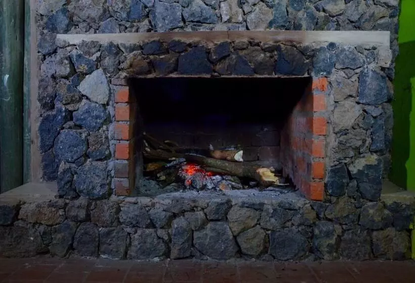 هتل Gorilla Hills Eco Lodge