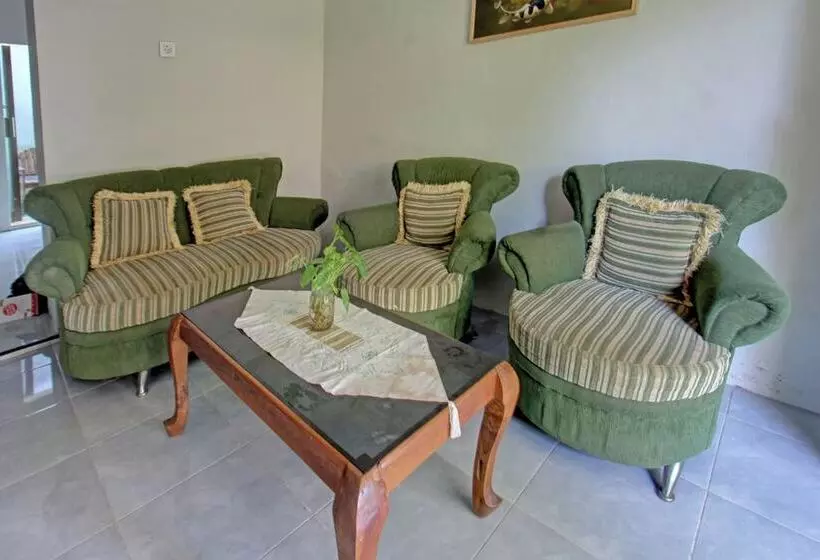 ホテル Kamar Lombok By Oyo