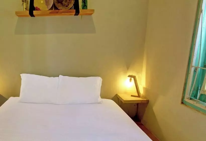 ホテル Kamar Lombok By Oyo