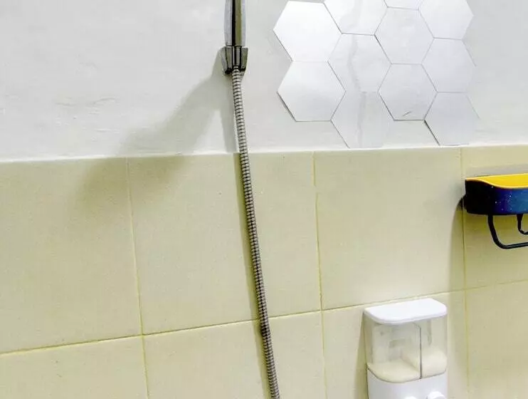 ホテル Kamar Lombok By Oyo