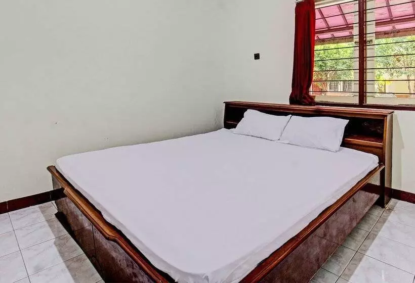 Hotelli Losmen Tjabe Merah By Oyo