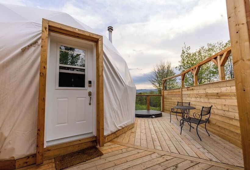 Отель Mi Clos Luxury Pods With Private Jacuzzis