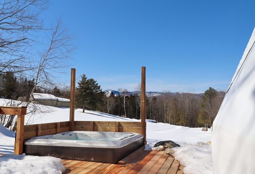 Отель Mi Clos Luxury Pods With Private Jacuzzis