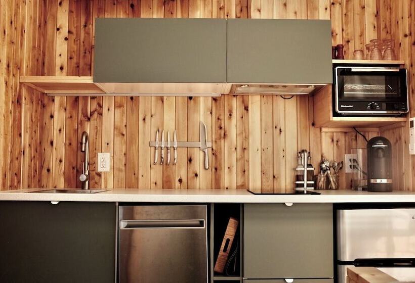 Отель Mi Clos Luxury Pods With Private Jacuzzis