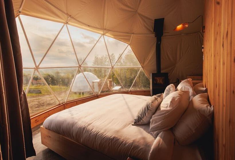 Отель Mi Clos Luxury Pods With Private Jacuzzis