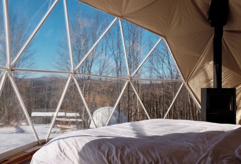 Отель Mi Clos Luxury Pods With Private Jacuzzis