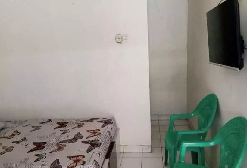 Hotelli Spot On 93005 Berkah Kedawung Syariah Near Fakultas Farmasi Universitas Muhammadiyah Ahmad Dahlan Ci