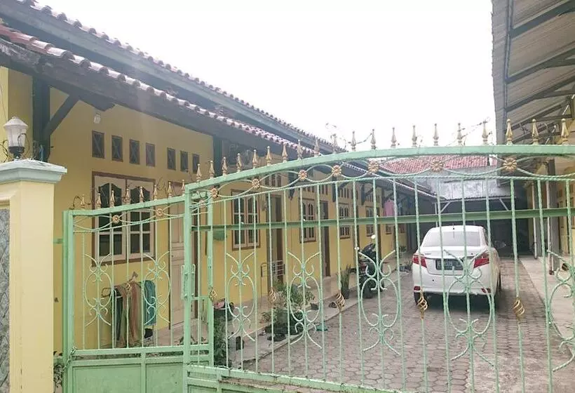 Hotelli Spot On 93005 Berkah Kedawung Syariah Near Fakultas Farmasi Universitas Muhammadiyah Ahmad Dahlan Ci