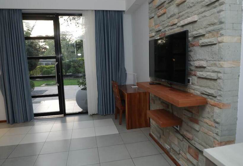 هتل Villa Alpha International