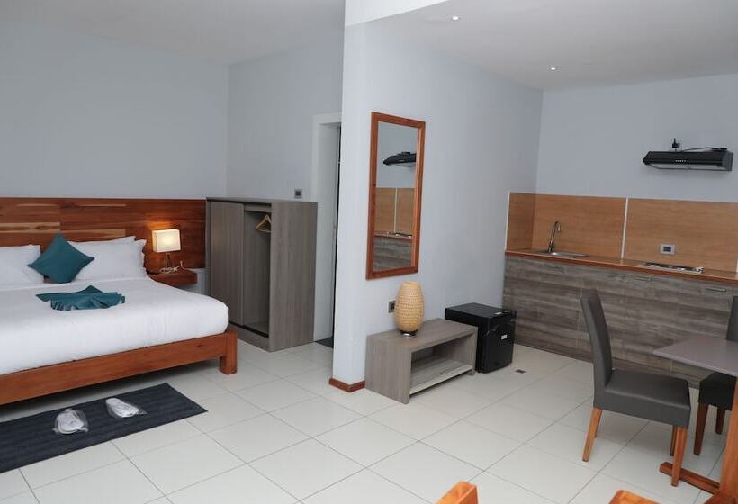 هتل Villa Alpha International