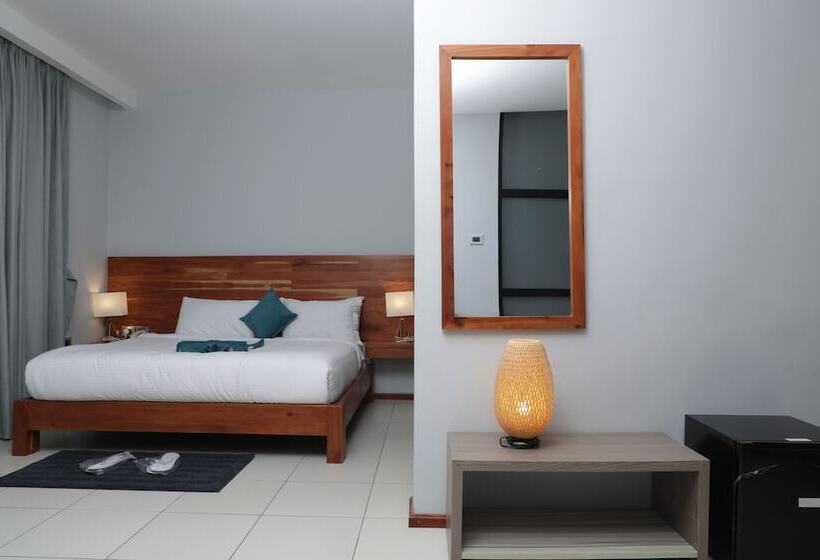 هتل Villa Alpha International