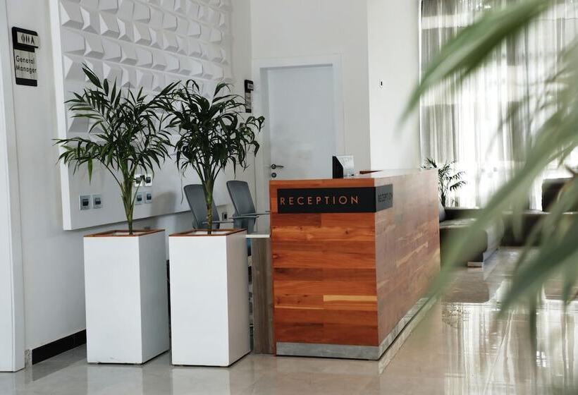 هتل Villa Alpha International