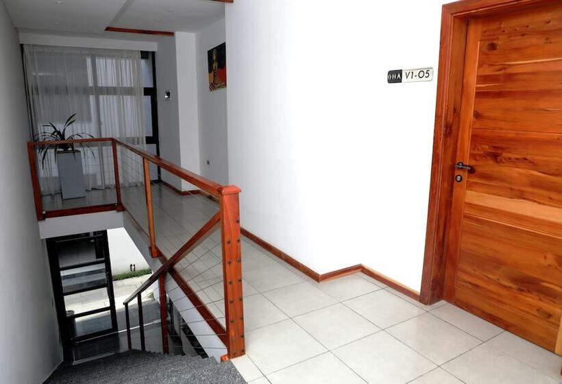 هتل Villa Alpha International