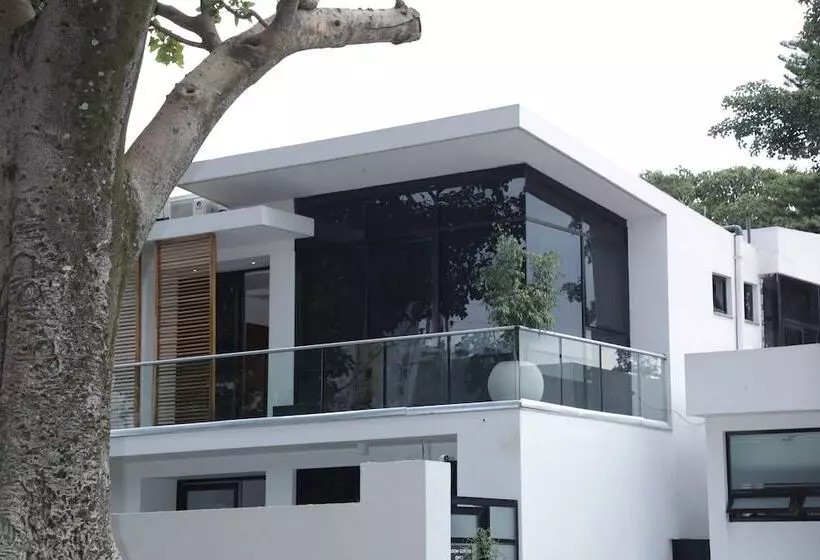 هتل Villa Alpha International