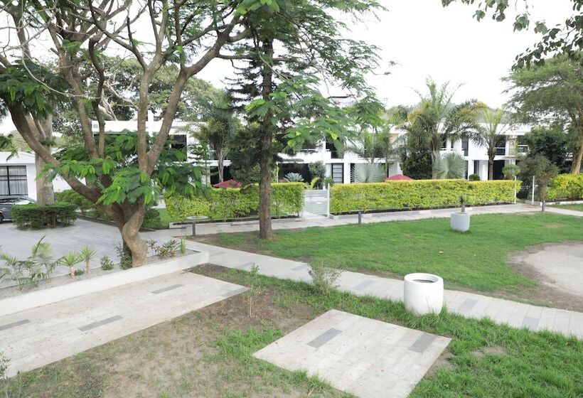 هتل Villa Alpha International