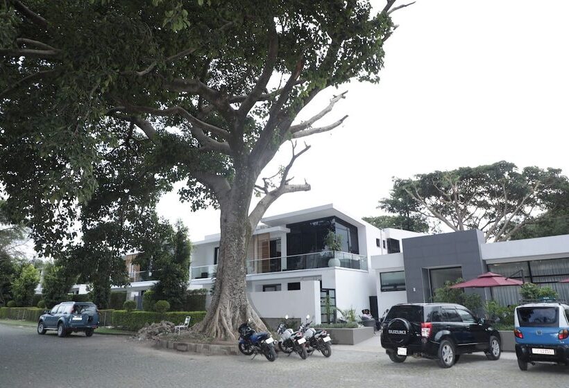 هتل Villa Alpha International