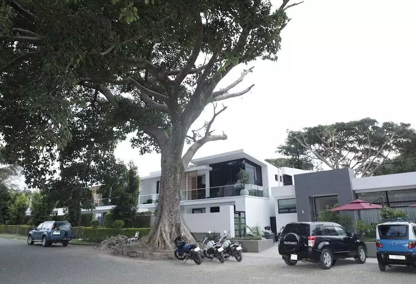 هتل Villa Alpha International