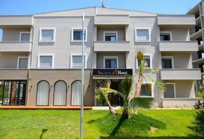 Hotelli Village By The Sea