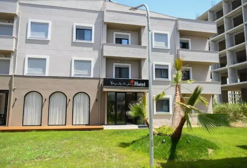 Hotelli Village By The Sea