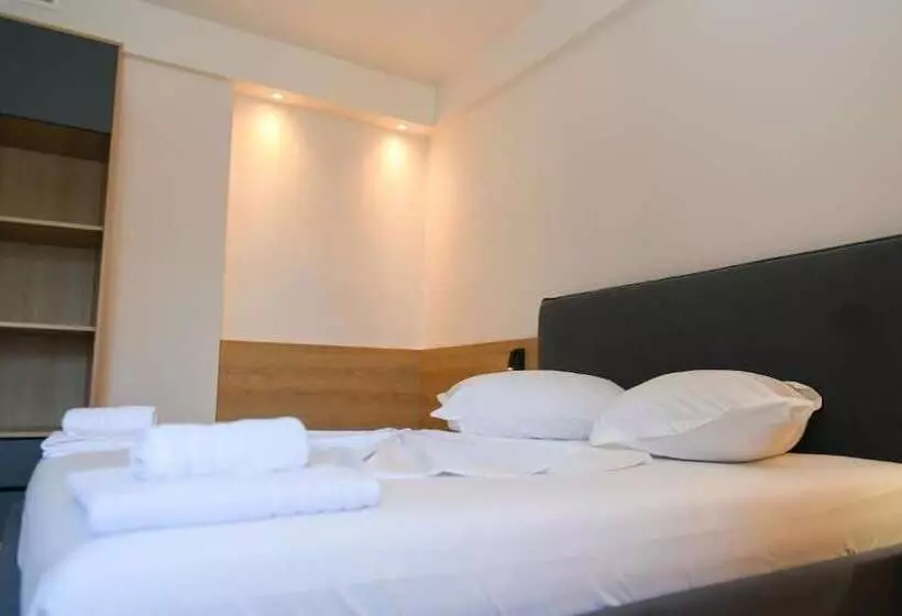 Hotelli Village By The Sea