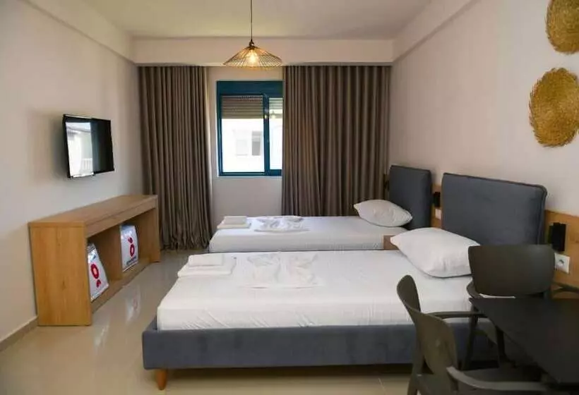 Hotelli Village By The Sea