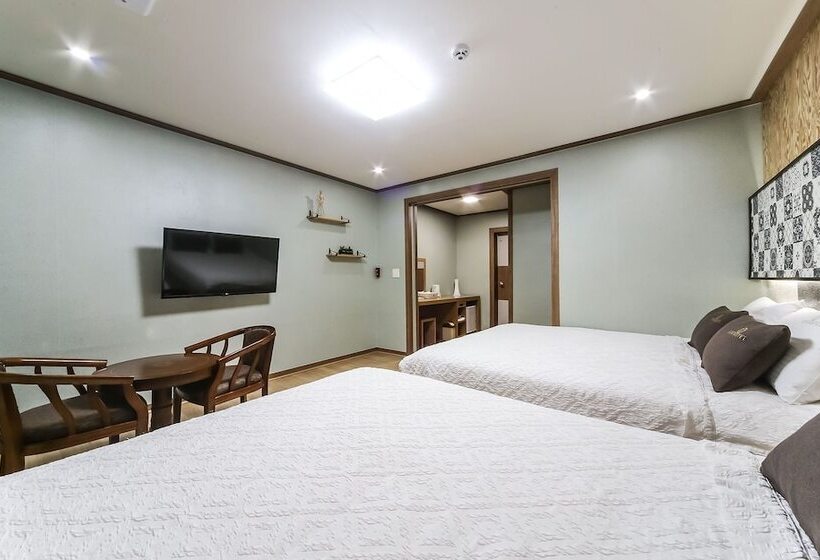 Motel Tongyeong View