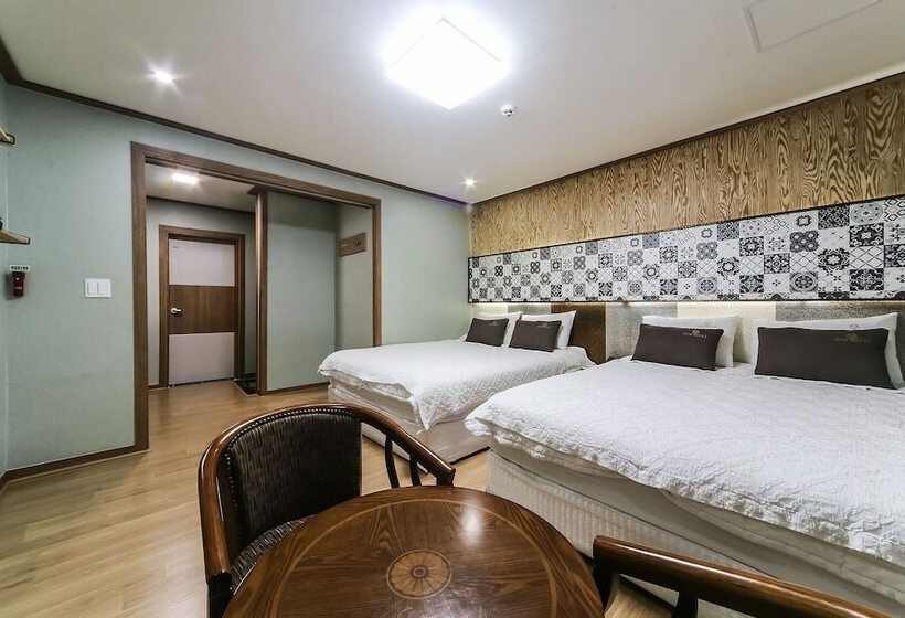 Motel Tongyeong View