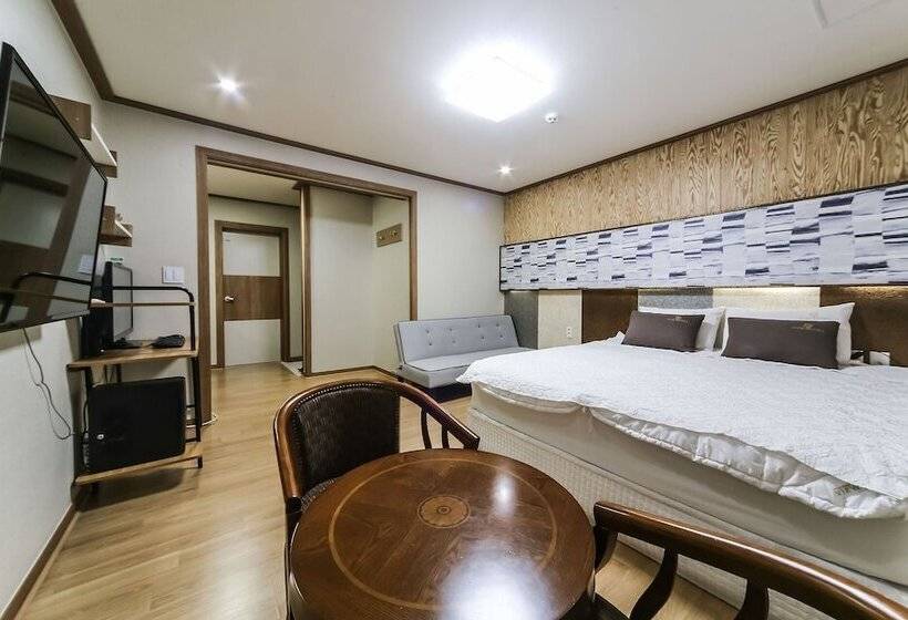 Motel Tongyeong View