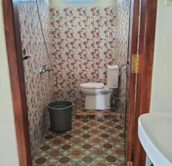 ペンション Bromo Seruni Astungkara Homestay