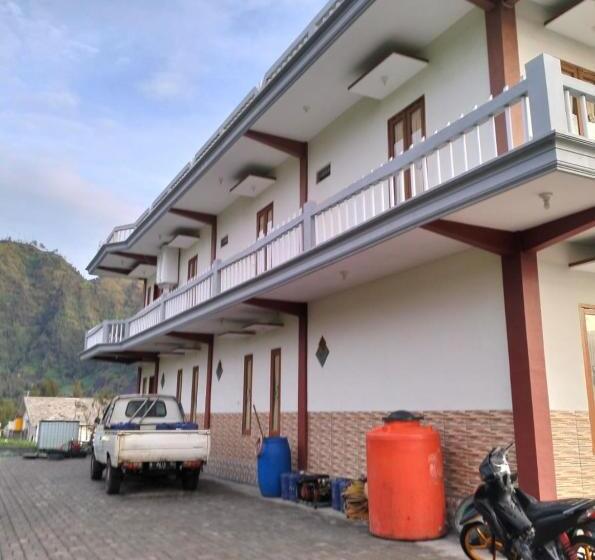 ペンション Bromo Seruni Astungkara Homestay
