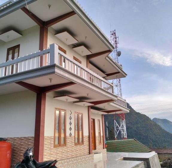 ペンション Bromo Seruni Astungkara Homestay