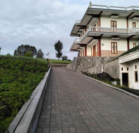 ペンション Bromo Seruni Astungkara Homestay