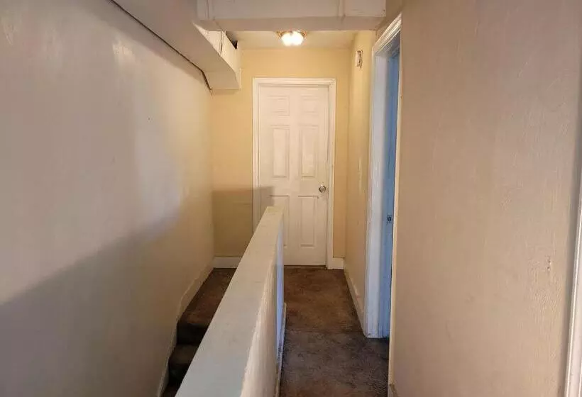 پانسیون Downtown Norfolk Private Room D1
