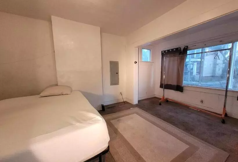 پانسیون Downtown Norfolk Private Room D1
