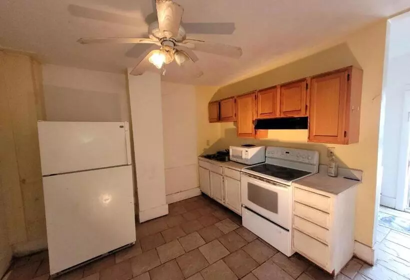پانسیون Downtown Norfolk Private Room D1