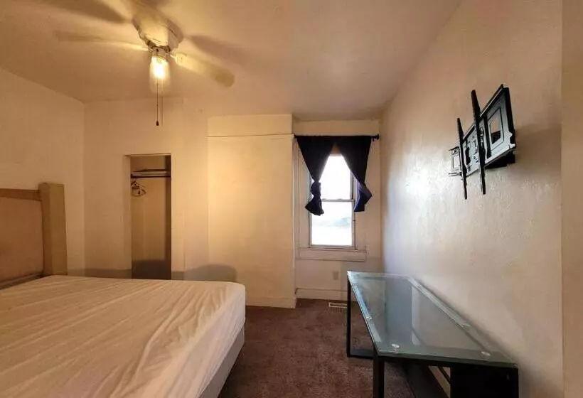 پانسیون Downtown Norfolk Private Room D1