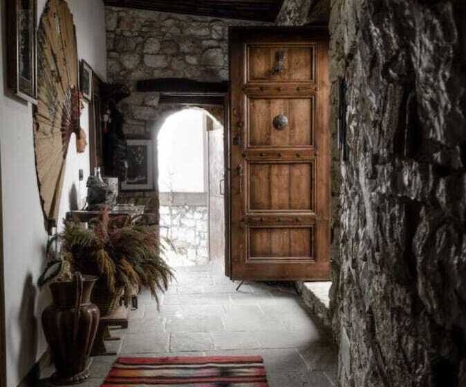 膳宿费 Hani I Xheblatit