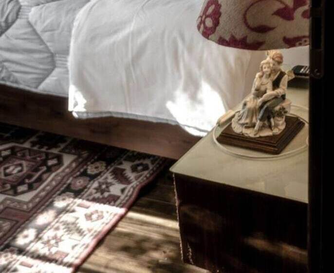 膳宿费 Hani I Xheblatit