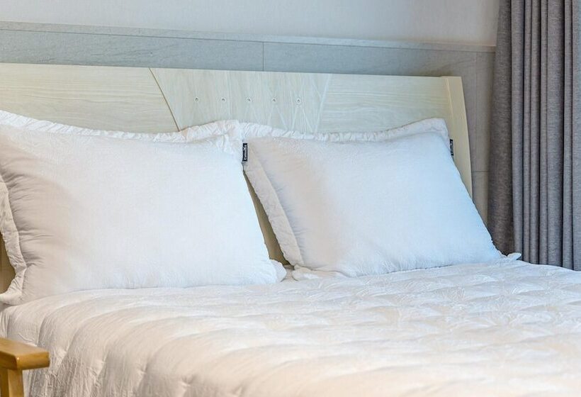 Sokcho Bird Island Pension