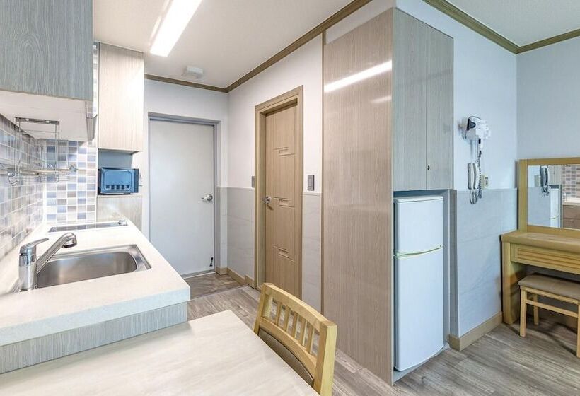 Sokcho Bird Island Pension