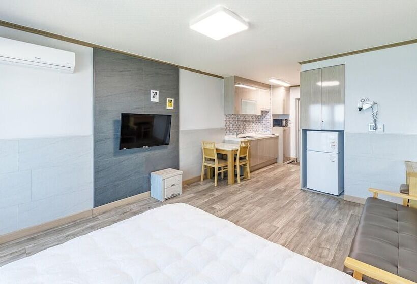 Sokcho Bird Island Pension